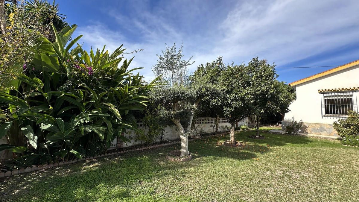 4 Bed Townhouse for sale in Rincón De La Victoria Costa Del Sol East, Málaga, Spain