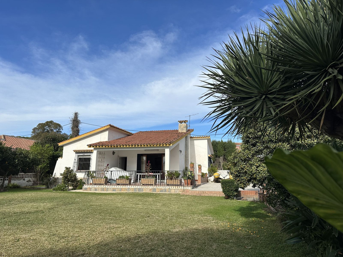 4 Bed Townhouse for sale in Rincón De La Victoria Costa Del Sol East, Málaga, Spain