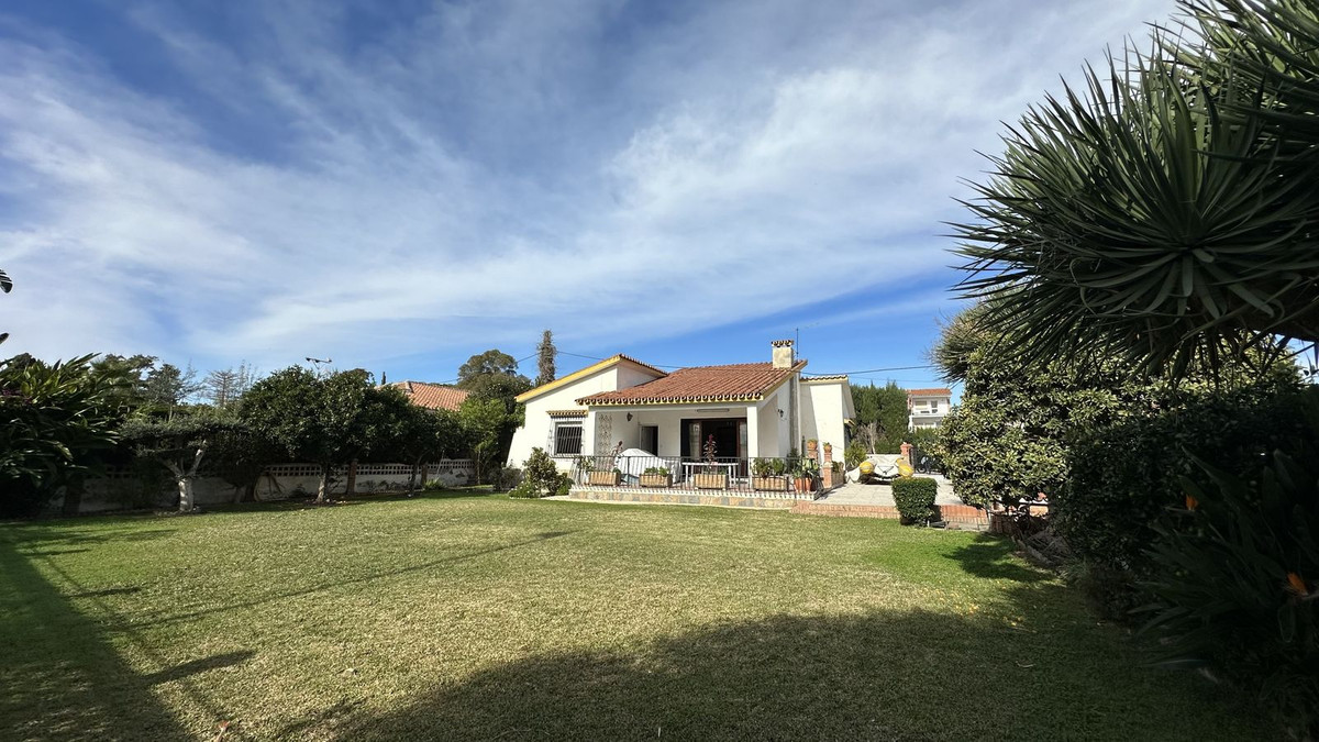 4 Bed Townhouse for sale in Rincón De La Victoria Costa Del Sol East, Málaga, Spain