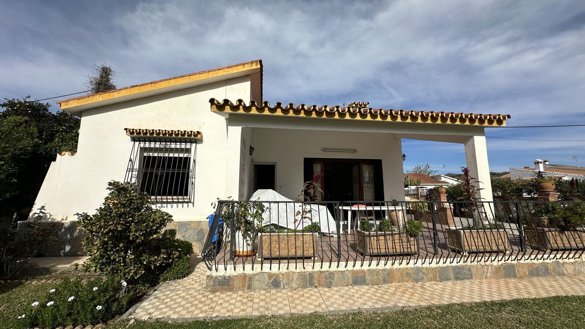 4 Bed Townhouse for sale in Rincón De La Victoria Costa Del Sol East, Málaga, Spain