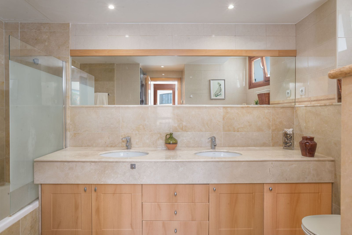 3 Bed Apartment for sale in Altos De Los Monteros Costa Del Sol, Málaga, Spain