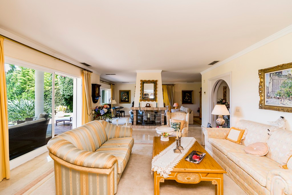 4 Bed Townhouse for sale in Marbella Costa Del Sol, Málaga, Spain