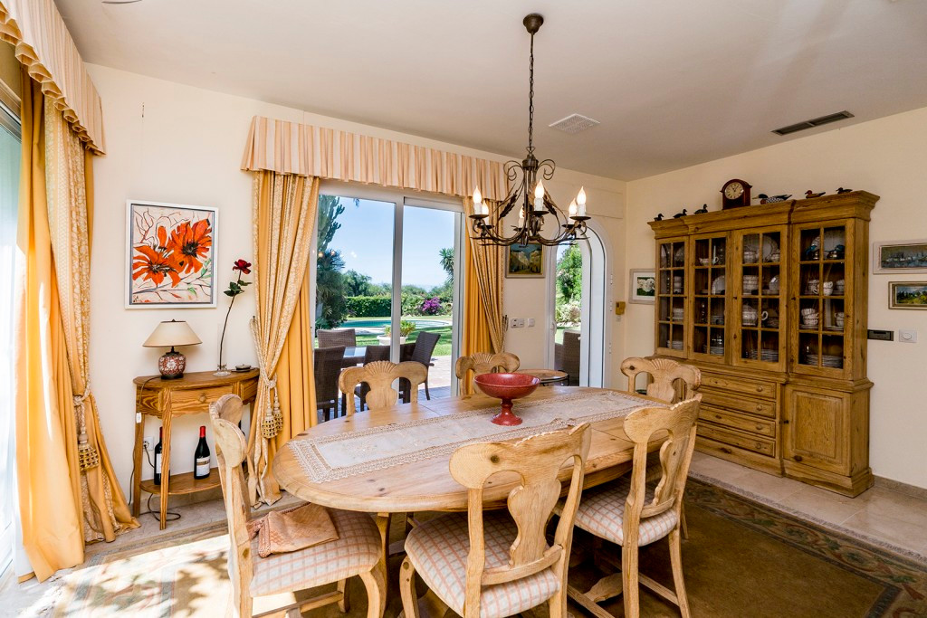 4 Bed Townhouse for sale in Marbella Costa Del Sol, Málaga, Spain