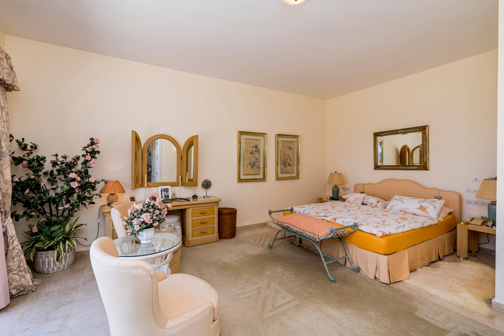 4 Bed Townhouse for sale in Marbella Costa Del Sol, Málaga, Spain