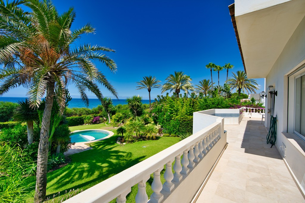 4 Bed Townhouse for sale in Marbella Costa Del Sol, Málaga, Spain