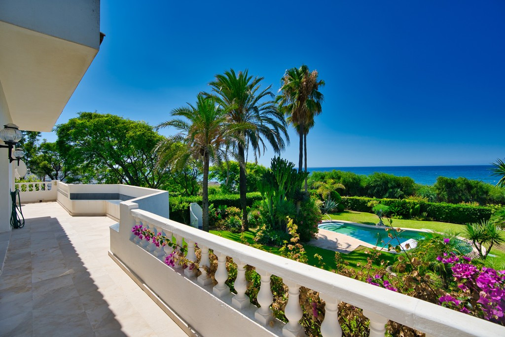 4 Bed Townhouse for sale in Marbella Costa Del Sol, Málaga, Spain