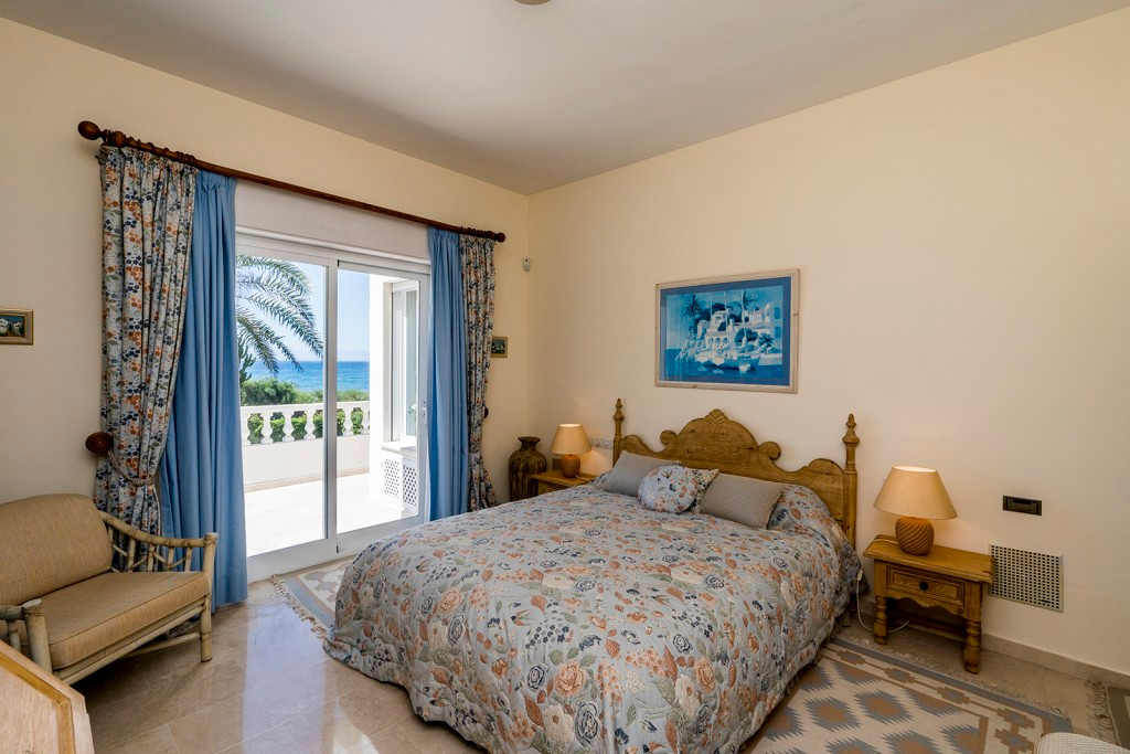 4 Bed Townhouse for sale in Marbella Costa Del Sol, Málaga, Spain