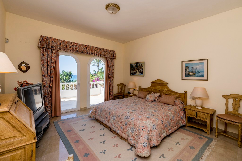 4 Bed Townhouse for sale in Marbella Costa Del Sol, Málaga, Spain