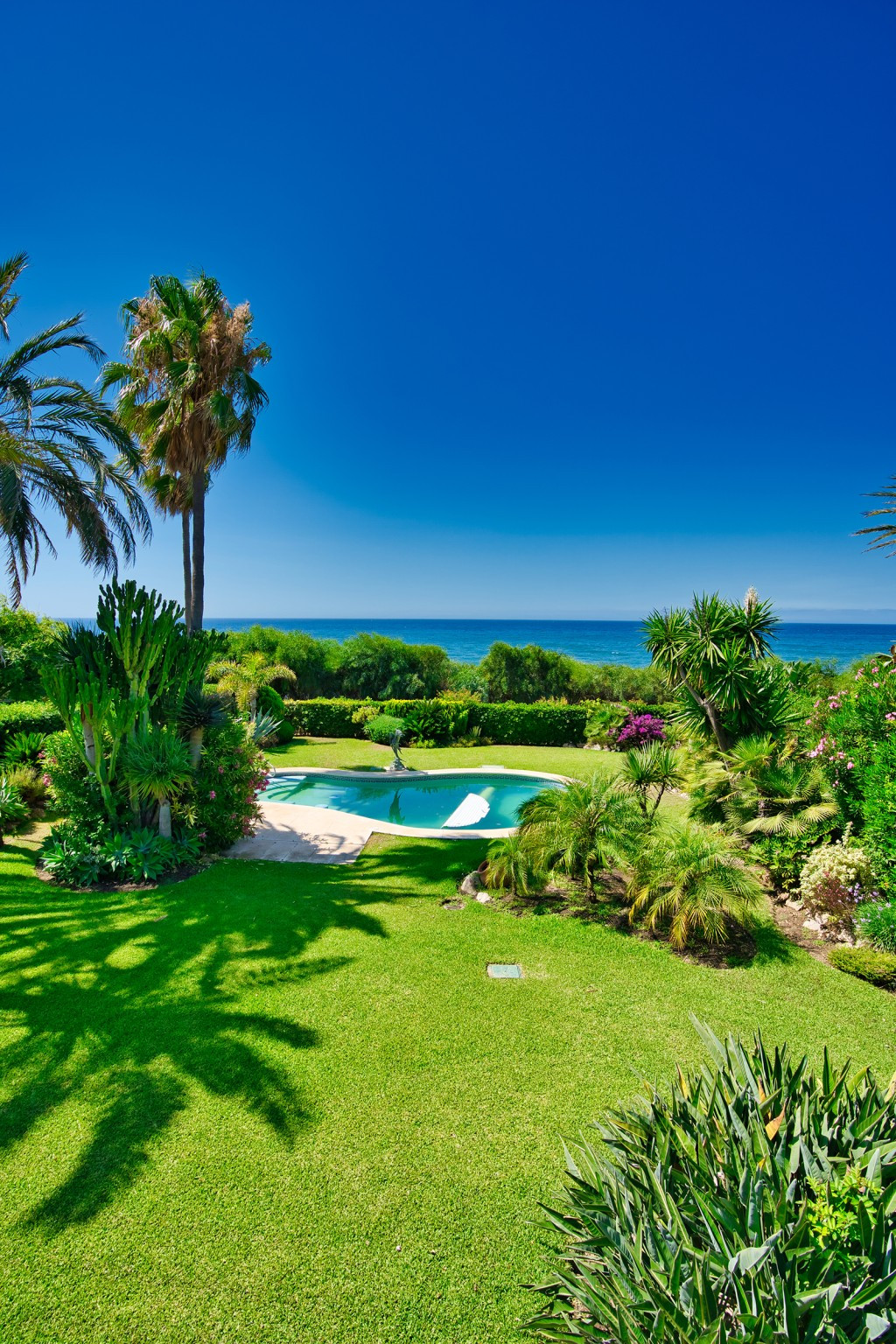 4 Bed Townhouse for sale in Marbella Costa Del Sol, Málaga, Spain