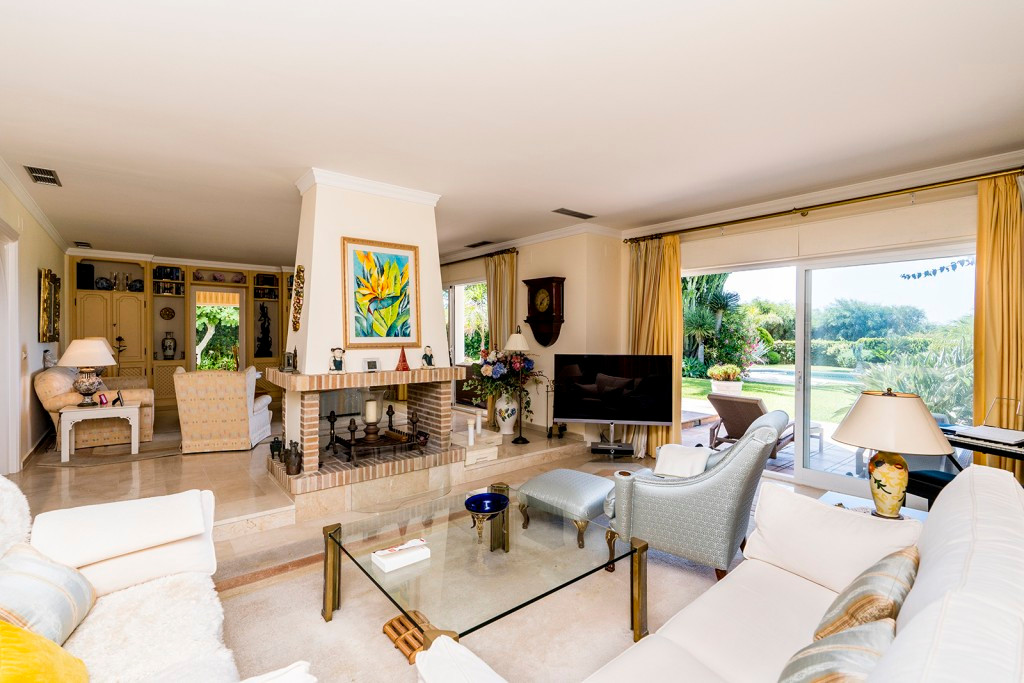 4 Bed Townhouse for sale in Marbella Costa Del Sol, Málaga, Spain