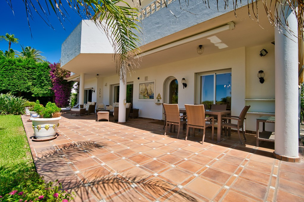 4 Bed Townhouse for sale in Marbella Costa Del Sol, Málaga, Spain