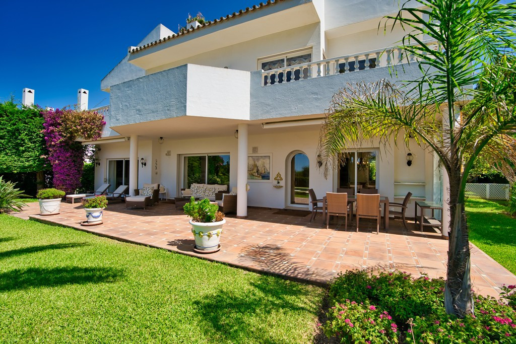 4 Bed Townhouse for sale in Marbella Costa Del Sol, Málaga, Spain