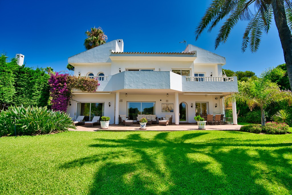 4 Bed Townhouse for sale in Marbella Costa Del Sol, Málaga, Spain
