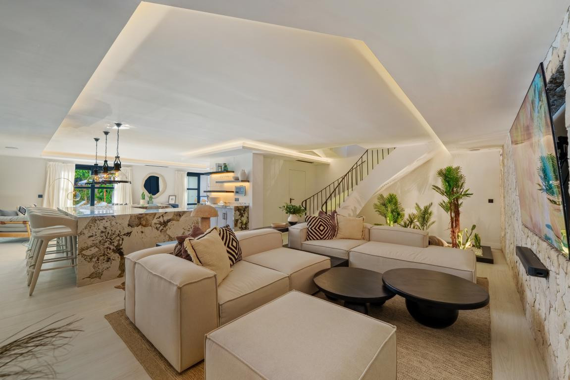 Se vende Villa - Chalet de 6 dormitorios en Costa Del Sol, Málaga, España