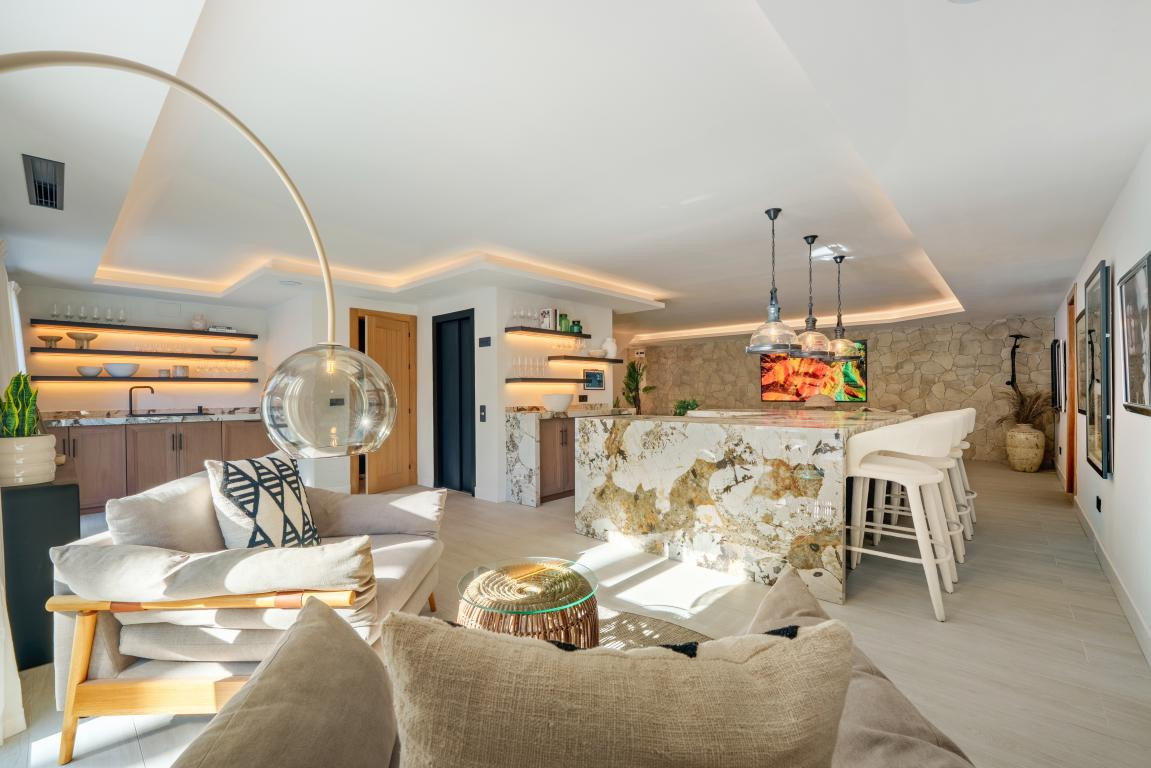 Se vende Villa - Chalet de 6 dormitorios en Costa Del Sol, Málaga, España