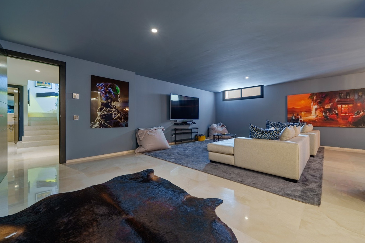 Se vende Villa - Chalet de 6 dormitorios en Costa Del Sol, Málaga, España