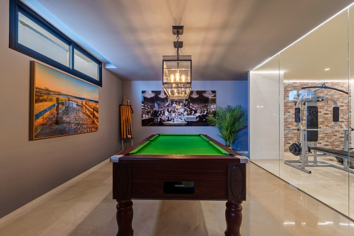 Se vende Villa - Chalet de 6 dormitorios en Costa Del Sol, Málaga, España