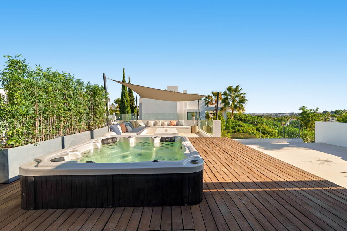 Se vende Villa - Chalet de 6 dormitorios en Costa Del Sol, Málaga, España