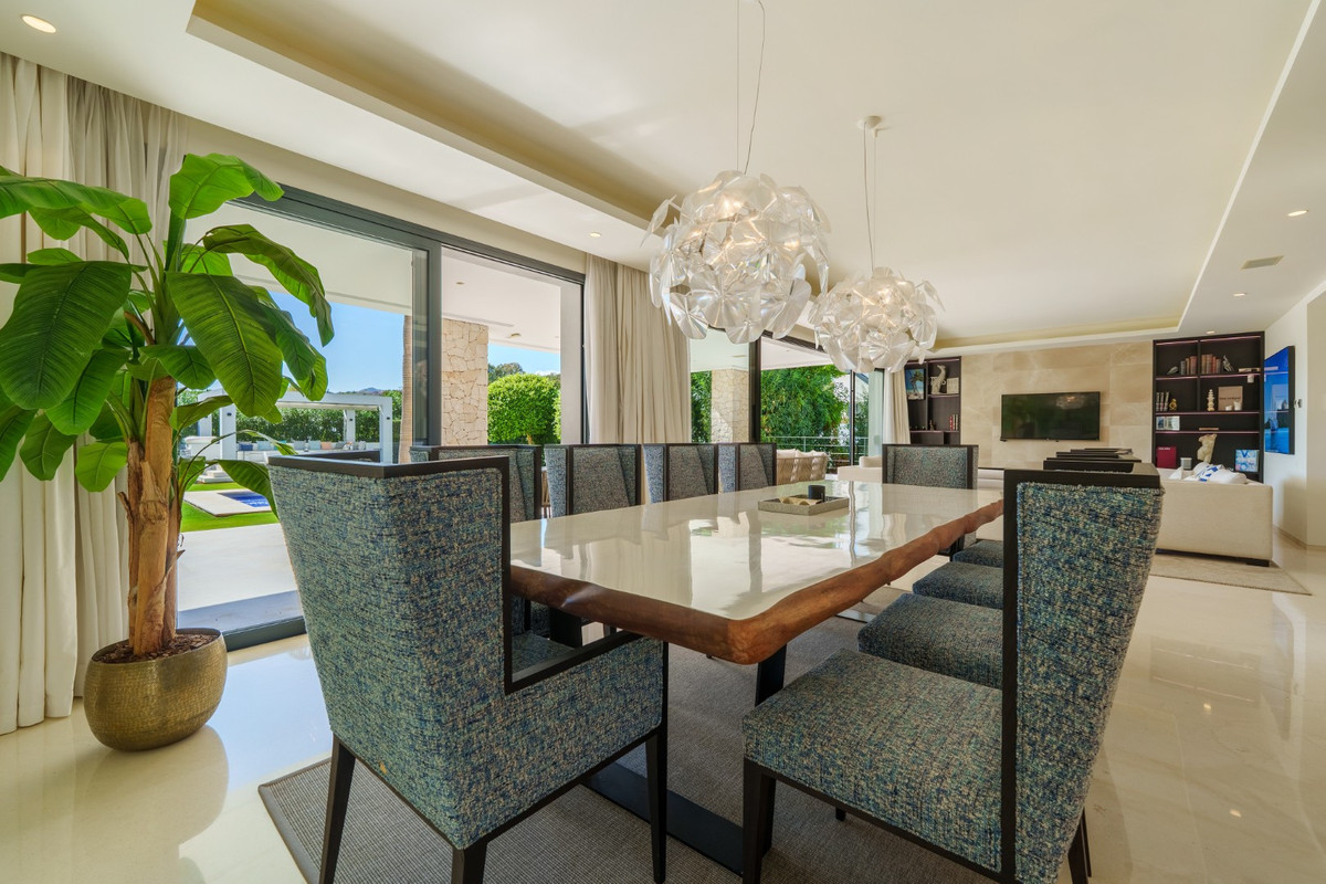 Se vende Villa - Chalet de 6 dormitorios en Costa Del Sol, Málaga, España