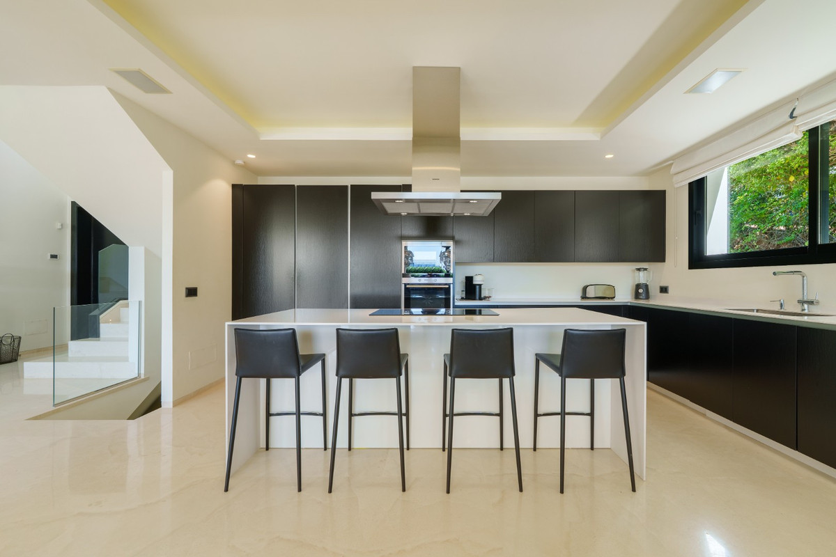 Se vende Villa - Chalet de 6 dormitorios en Costa Del Sol, Málaga, España
