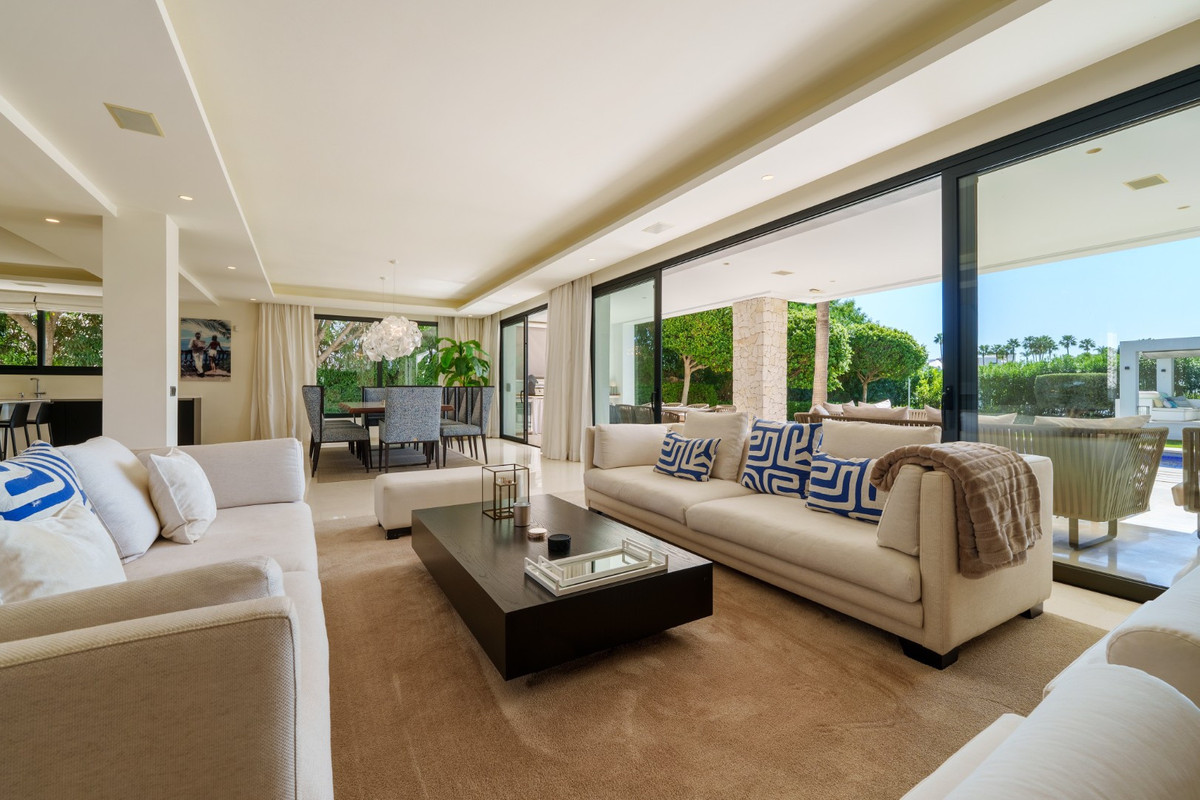 Se vende Villa - Chalet de 6 dormitorios en Costa Del Sol, Málaga, España