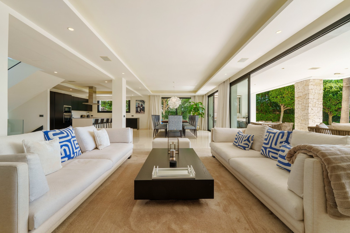 Se vende Villa - Chalet de 6 dormitorios en Costa Del Sol, Málaga, España