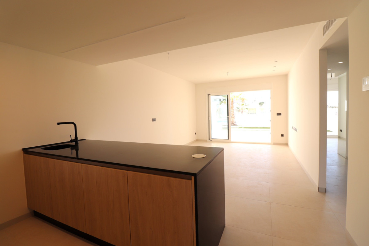 Se vende Apartamento Planta Baja de 2 dormitorios en Costa Blanca, Alicante, España
