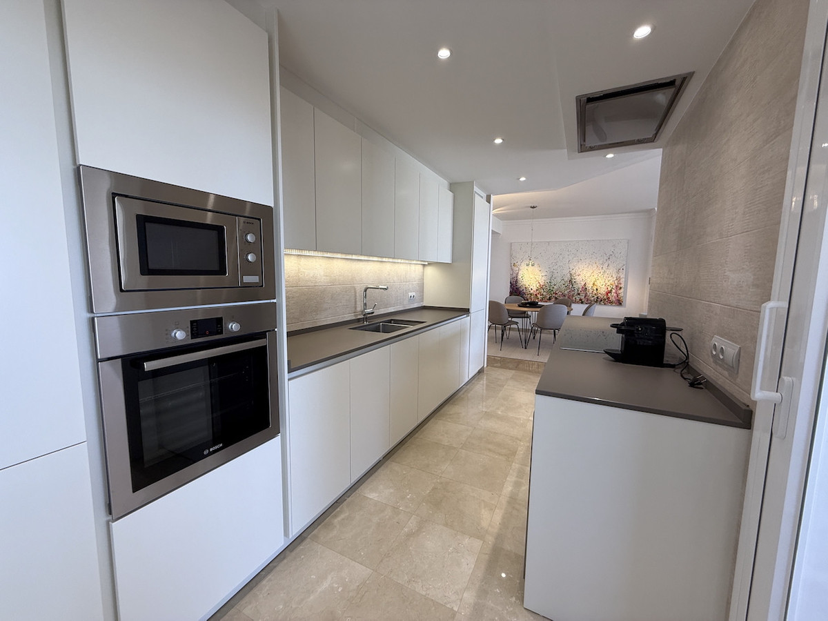 3 Bed Apartment for sale in La Mairena Costa Del Sol, Málaga, Spain