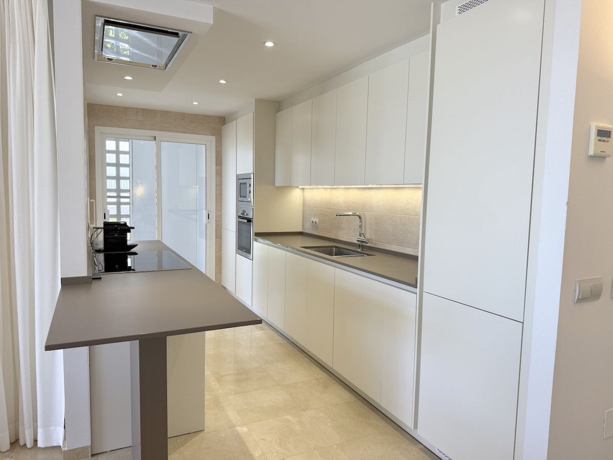 3 Bed Apartment for sale in La Mairena Costa Del Sol, Málaga, Spain
