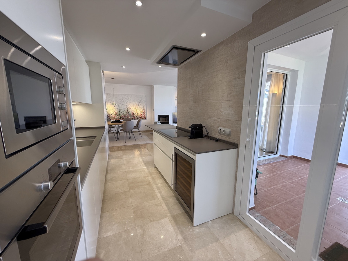 3 Bed Apartment for sale in La Mairena Costa Del Sol, Málaga, Spain