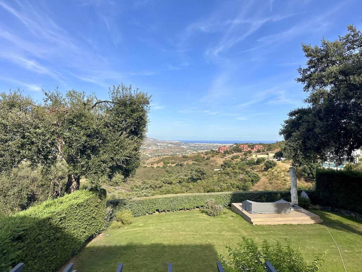3 Bed Apartment for sale in La Mairena Costa Del Sol, Málaga, Spain