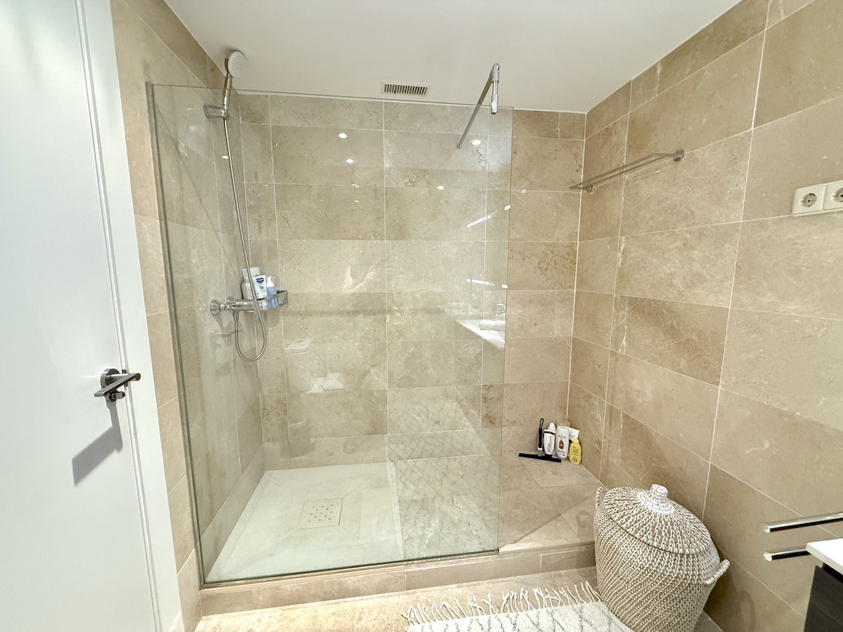 3 Bed Apartment for sale in La Mairena Costa Del Sol, Málaga, Spain
