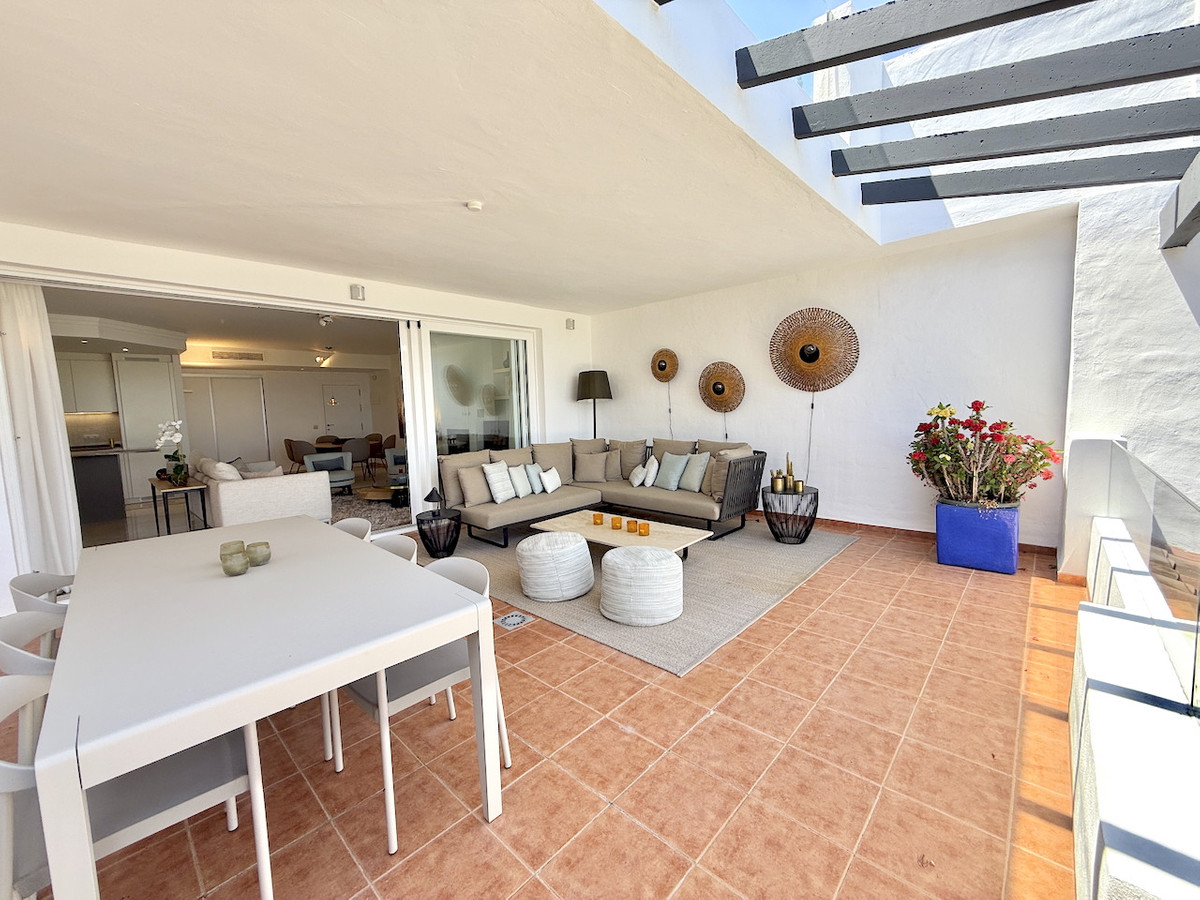 3 Bed Apartment for sale in La Mairena Costa Del Sol, Málaga, Spain