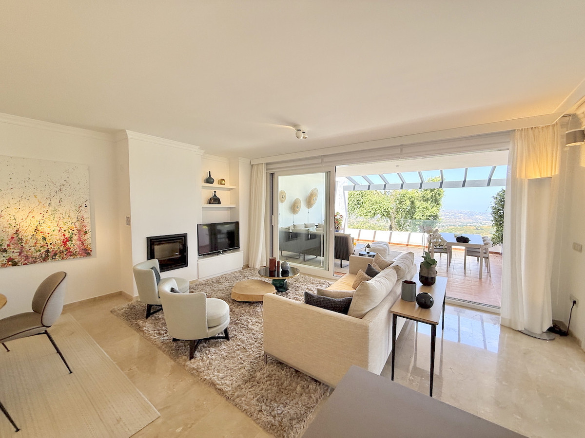3 Bed Apartment for sale in La Mairena Costa Del Sol, Málaga, Spain