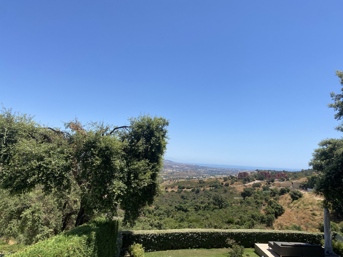 3 Bed Apartment for sale in La Mairena Costa Del Sol, Málaga, Spain
