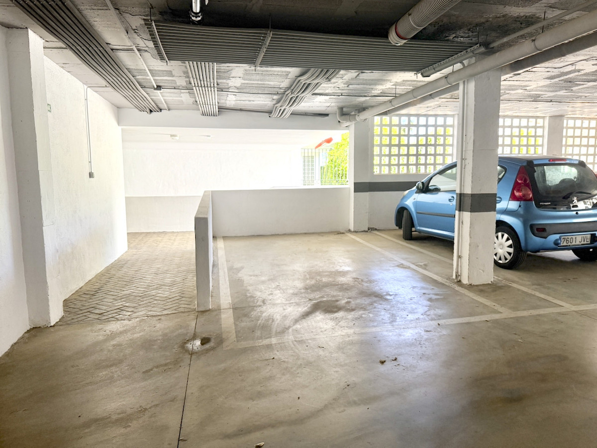3 Bed Apartment for sale in La Mairena Costa Del Sol, Málaga, Spain