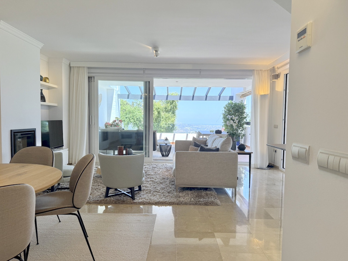 3 Bed Apartment for sale in La Mairena Costa Del Sol, Málaga, Spain