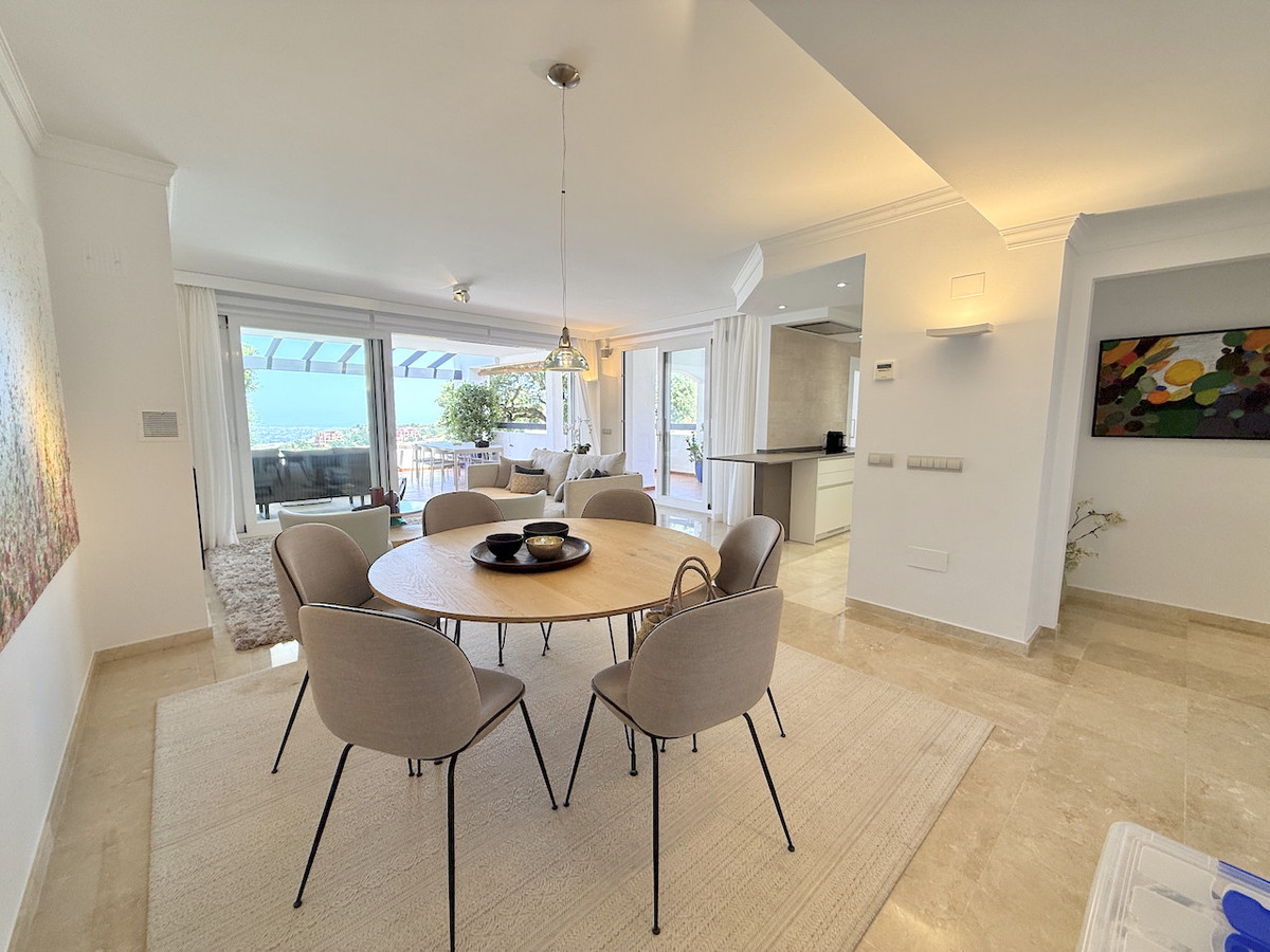 3 Bed Apartment for sale in La Mairena Costa Del Sol, Málaga, Spain