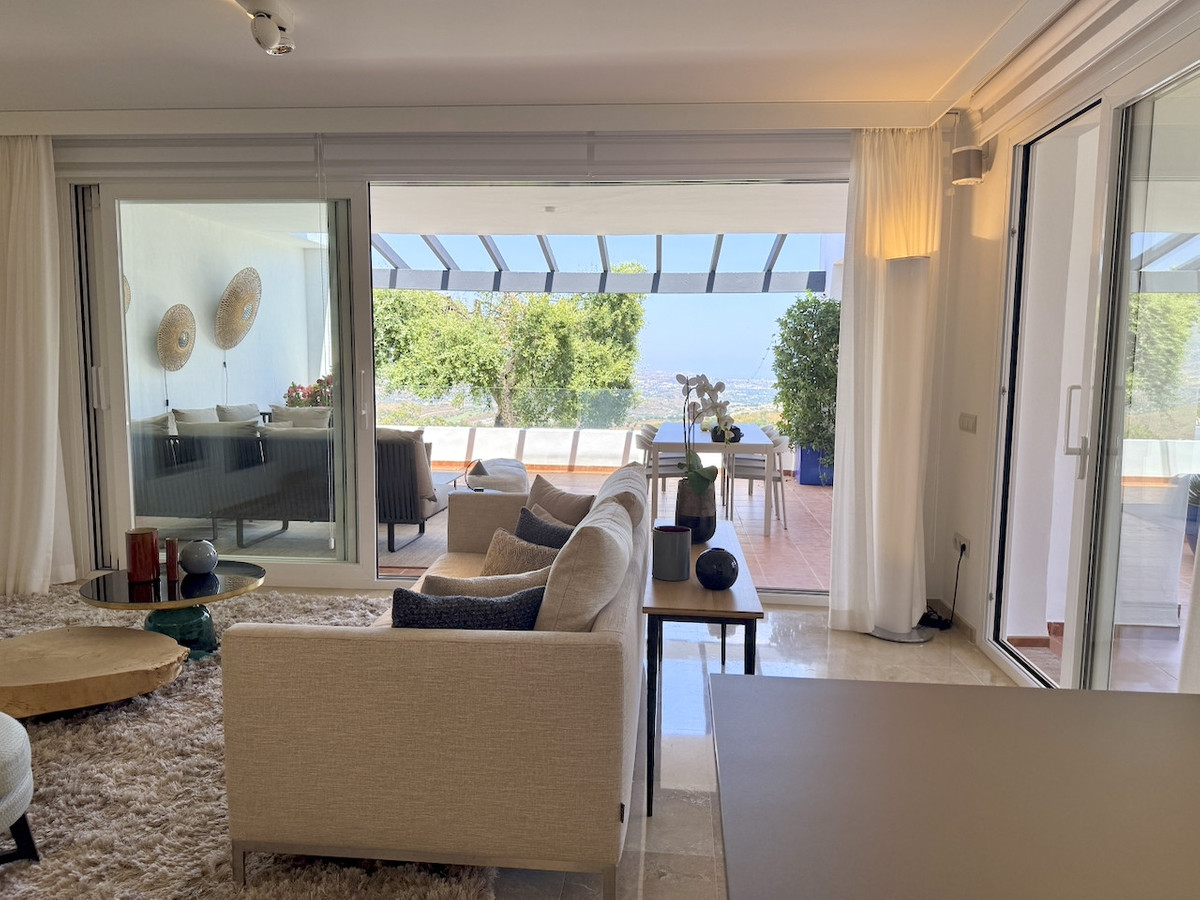 3 Bed Apartment for sale in La Mairena Costa Del Sol, Málaga, Spain