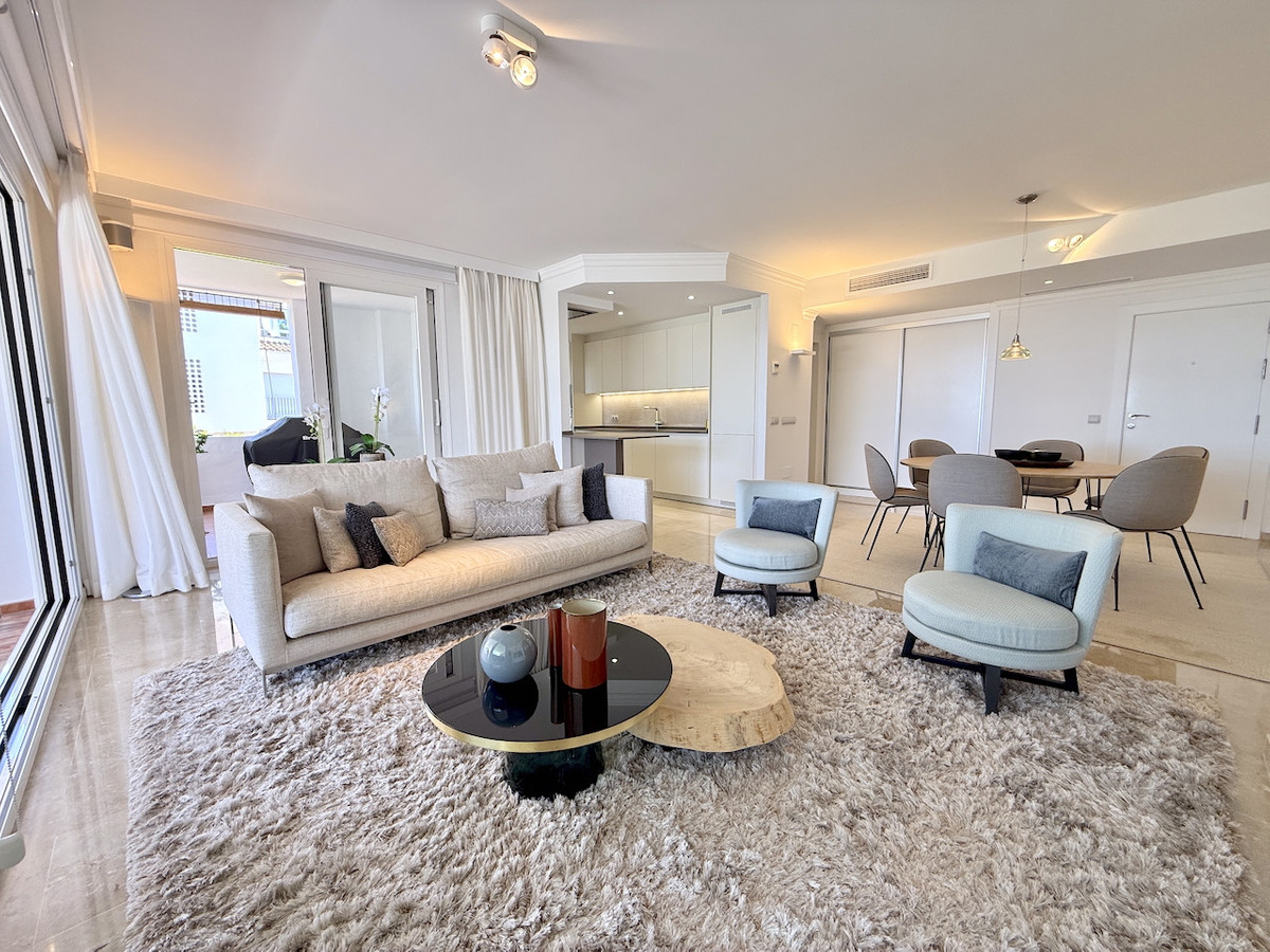 3 Bed Apartment for sale in La Mairena Costa Del Sol, Málaga, Spain