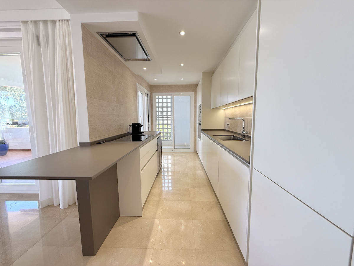 3 Bed Apartment for sale in La Mairena Costa Del Sol, Málaga, Spain