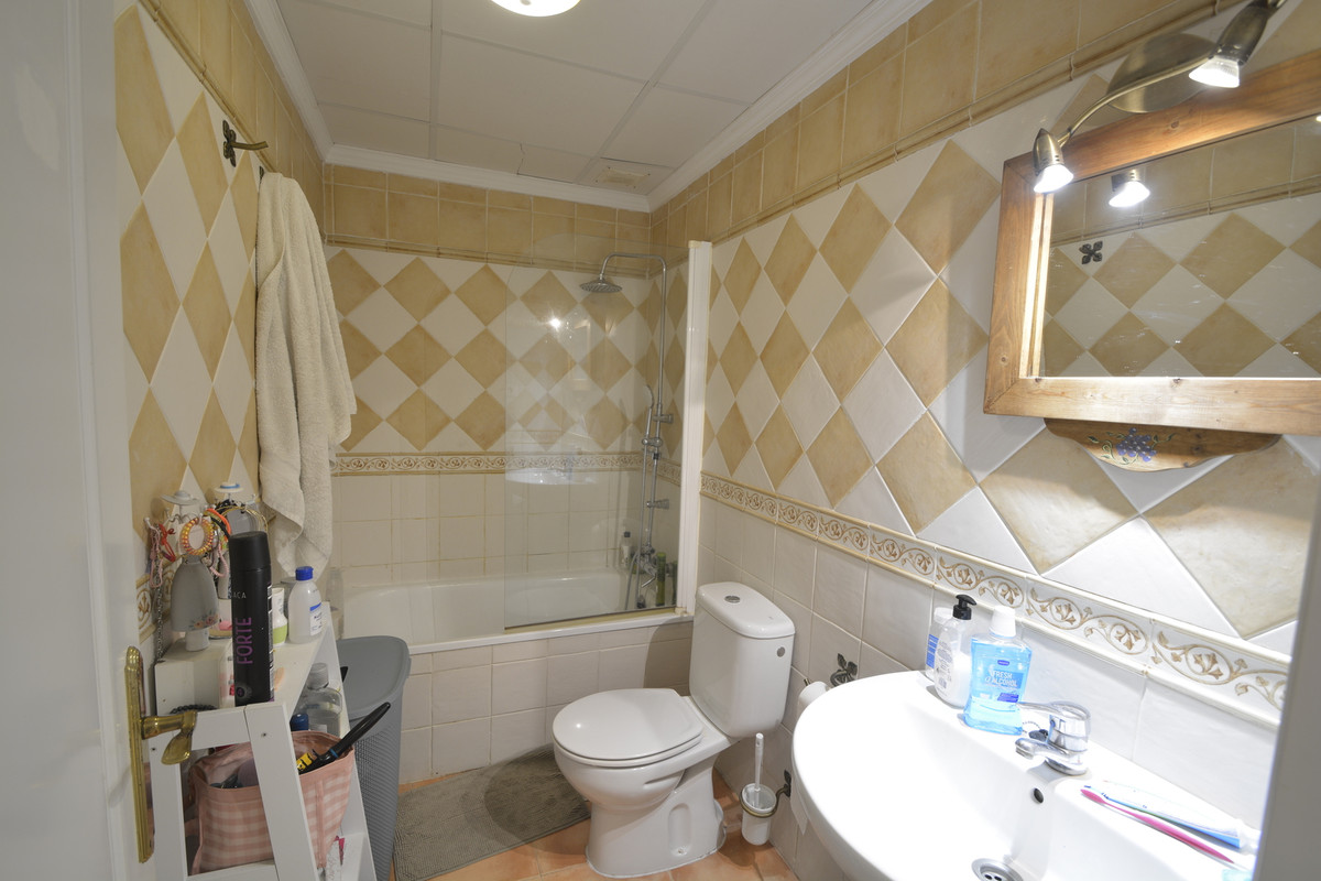 Se vende Apartamento Planta Baja de 2 dormitorios en Costa Del Sol, Málaga, España