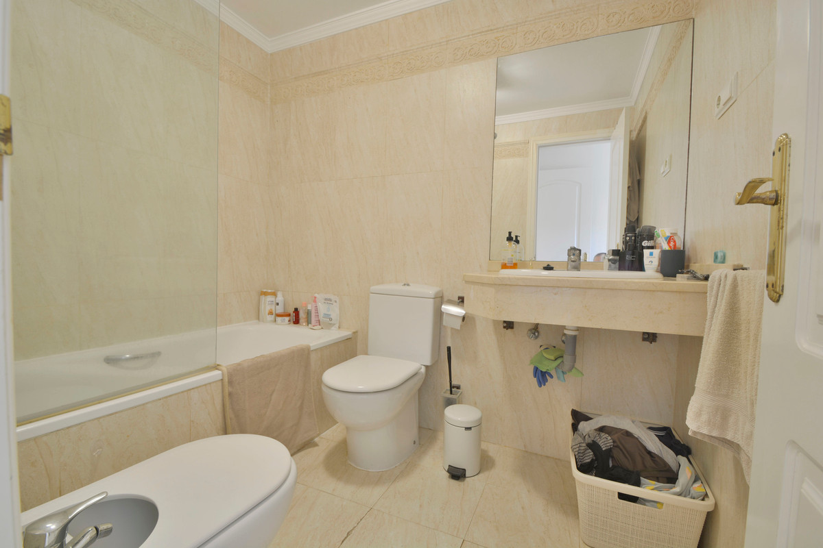 Se vende Apartamento Planta Baja de 2 dormitorios en Costa Del Sol, Málaga, España