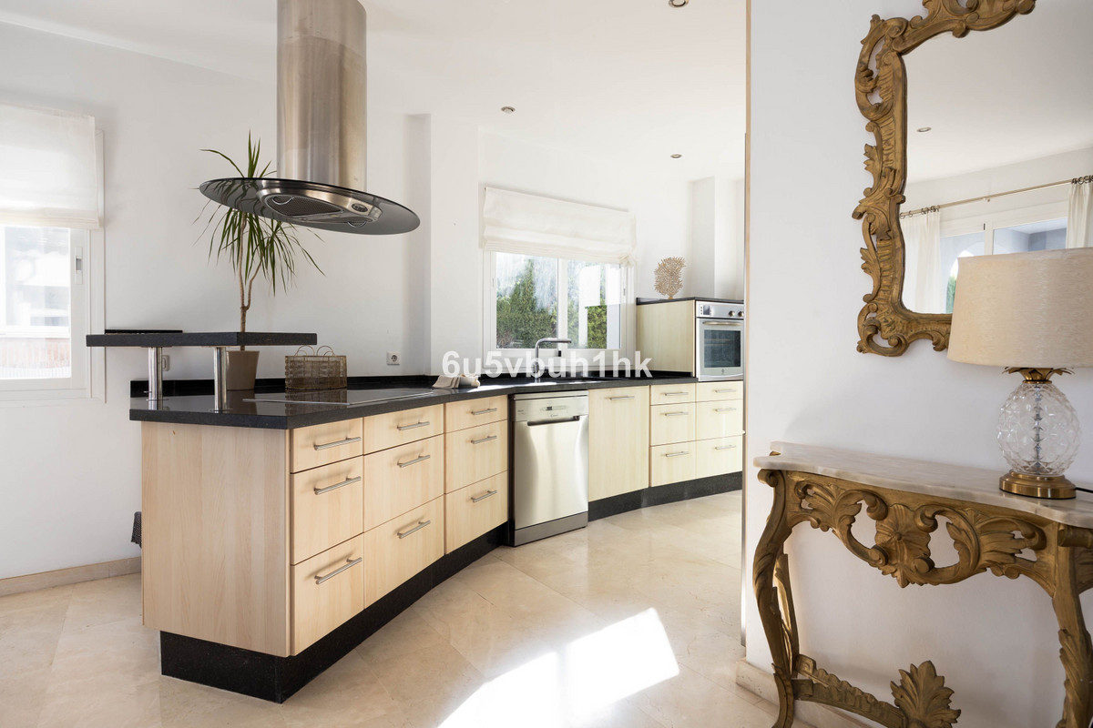 Se vende Adosada de 6 dormitorios en Costa Del Sol, Málaga, España