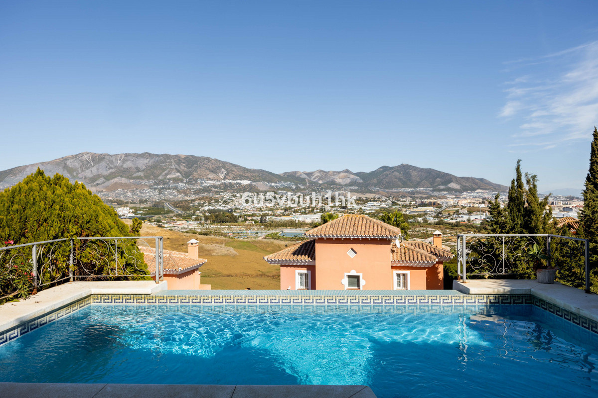 Se vende Adosada de 6 dormitorios en Costa Del Sol, Málaga, España