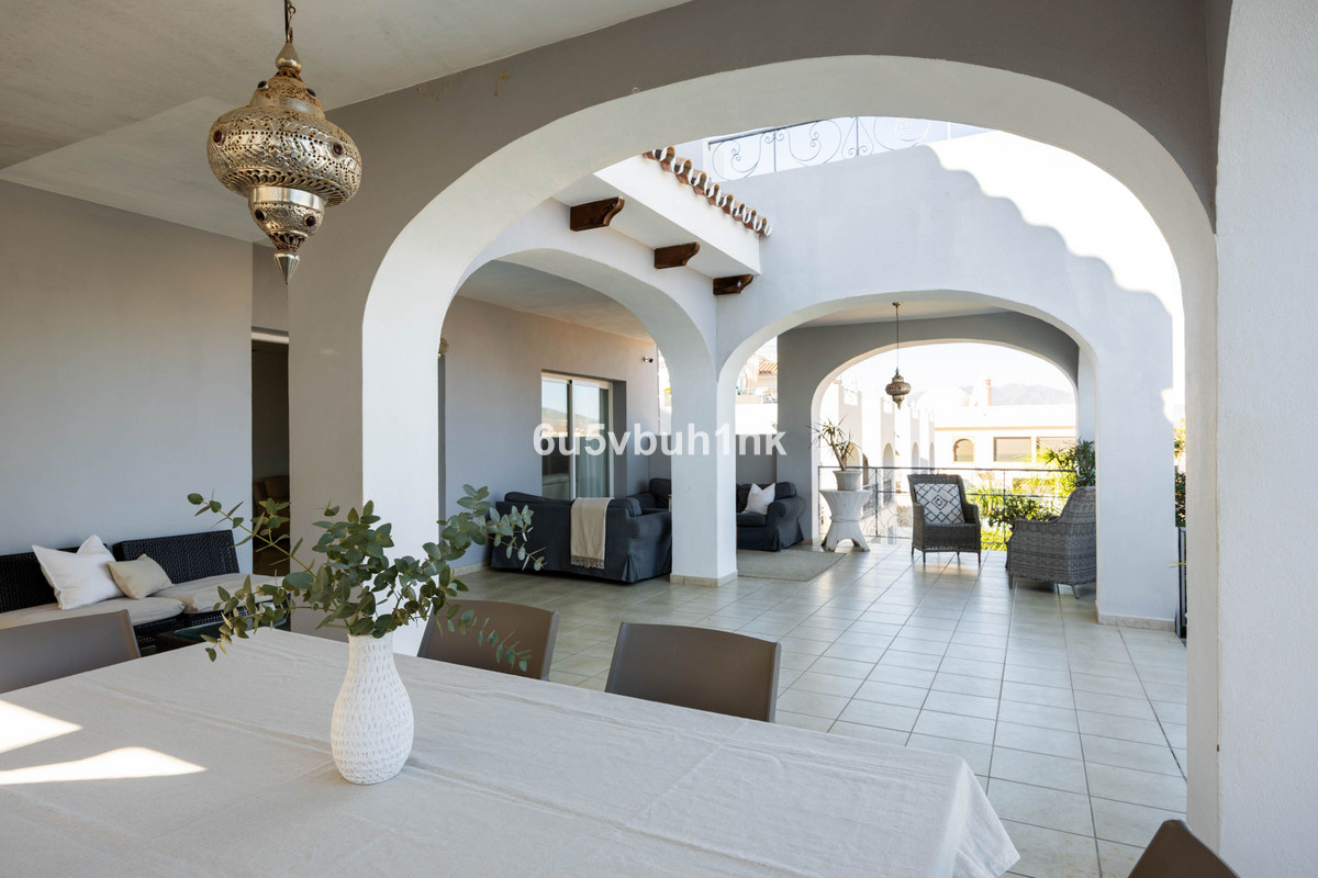 Se vende Adosada de 6 dormitorios en Costa Del Sol, Málaga, España