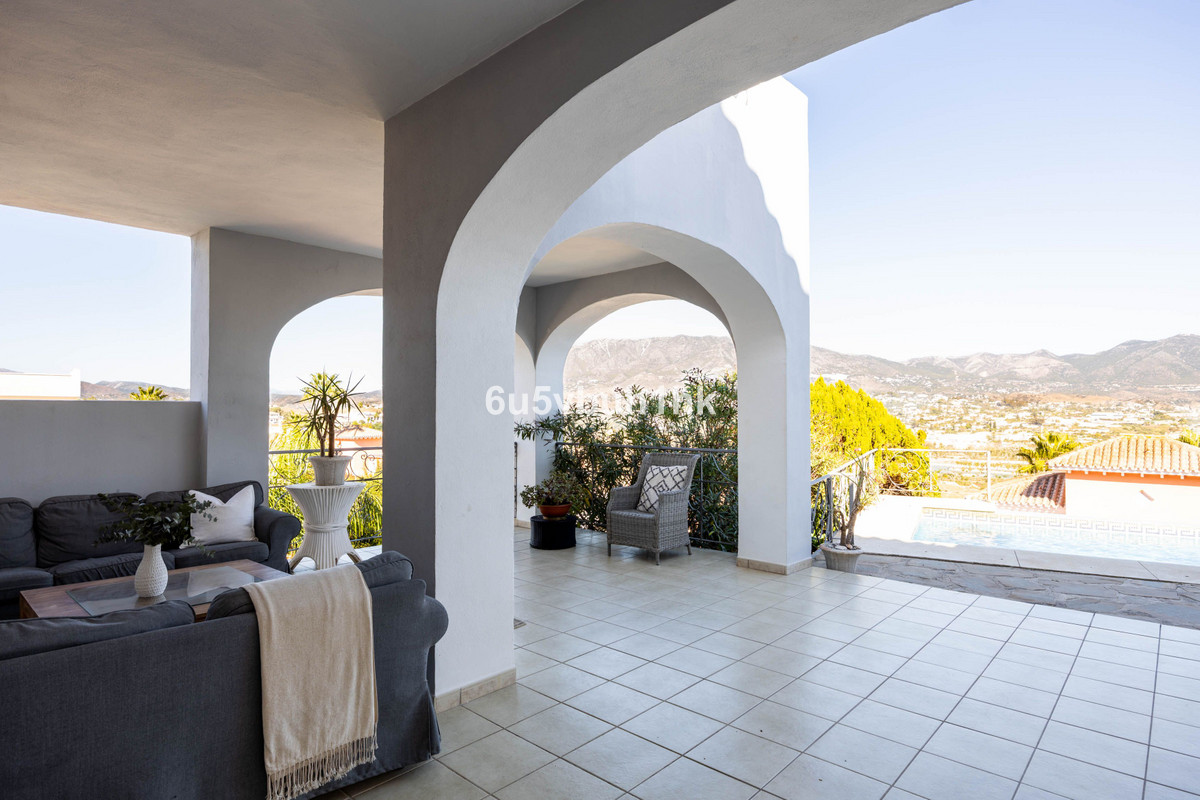 Se vende Adosada de 6 dormitorios en Costa Del Sol, Málaga, España