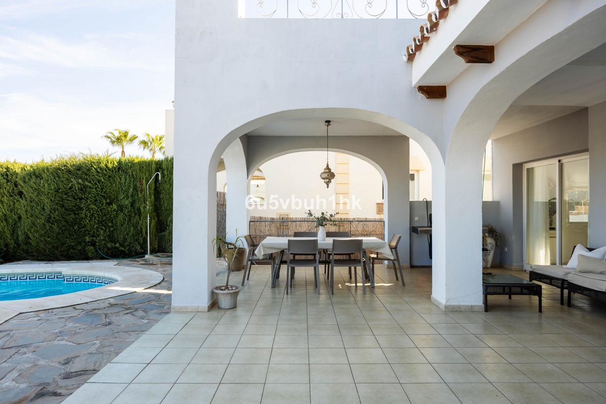 Se vende Adosada de 6 dormitorios en Costa Del Sol, Málaga, España