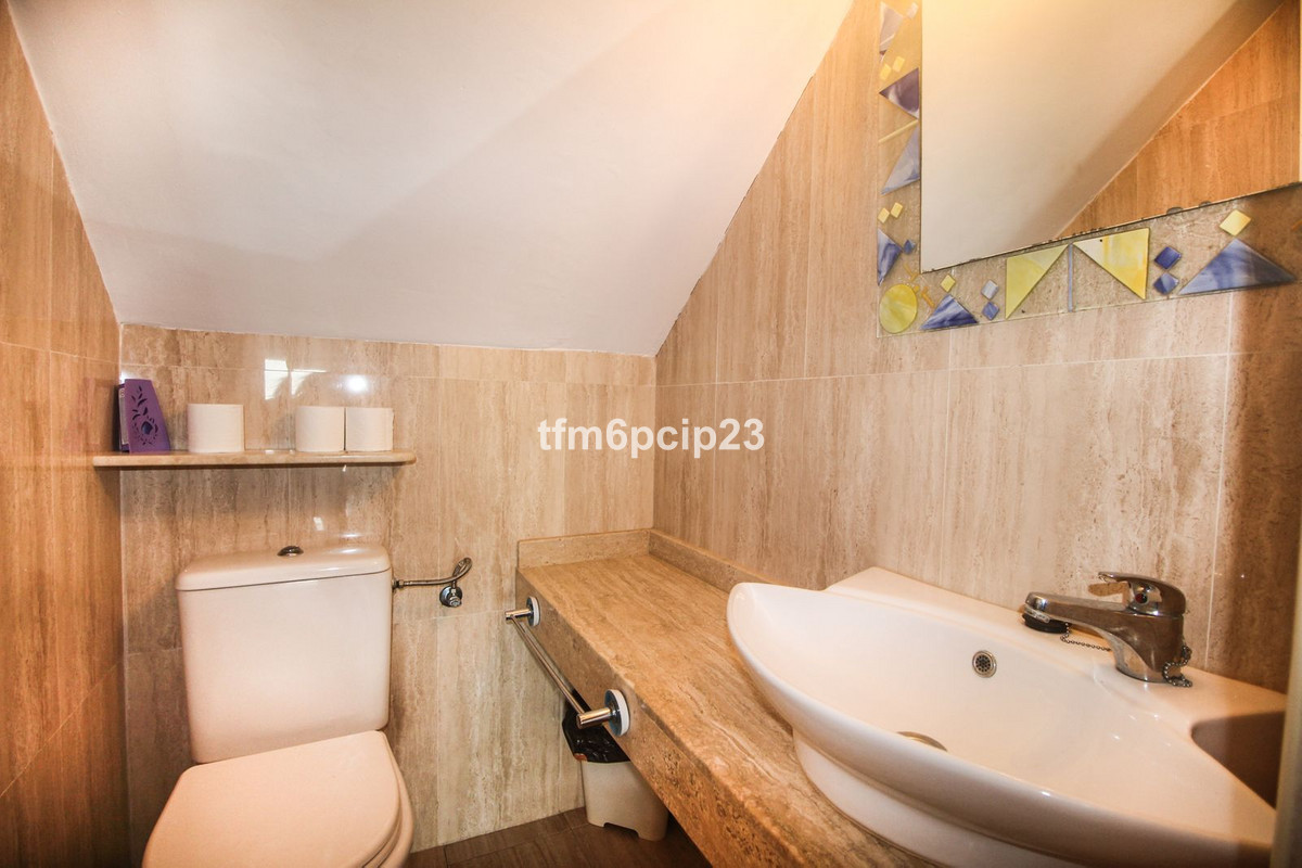 Se vende Adosada de 5 dormitorios en Costa Del Sol, Málaga, España