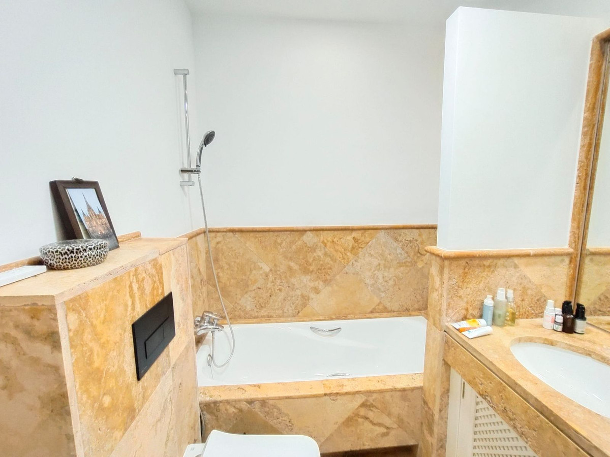 3 Bed Townhouse for sale in Istán Costa Del Sol, Málaga, Spain